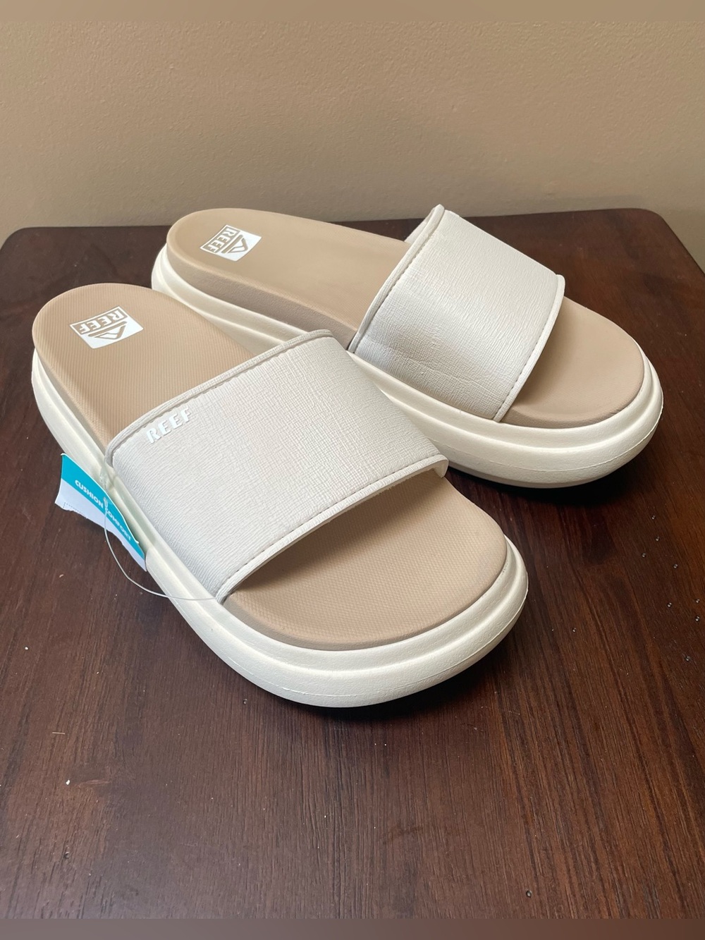 NEW Reef Bondi Bay Slide Sandals, Tan / White, Women’s 11